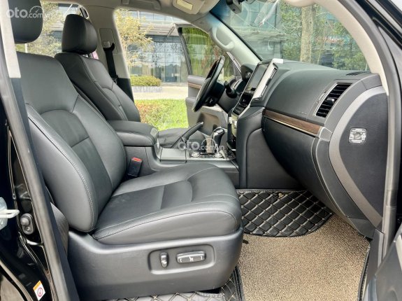 Toyota Land Cruiser 2019 - Bán xe màu đen