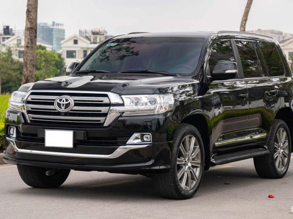 Toyota Land Cruiser VX 4.6 V8 2020 - Xe màu đen, xe nhập
