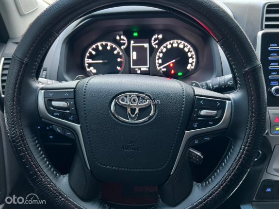 Toyota Land Cruiser Prado VX 2022 - Xe màu đen, nhập khẩu