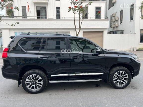 Toyota Land Cruiser Prado VX 2022 - Xe màu đen, nhập khẩu