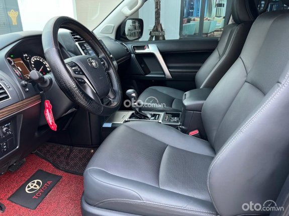 Toyota Land Cruiser Prado VX 2022 - Xe màu đen, nhập khẩu