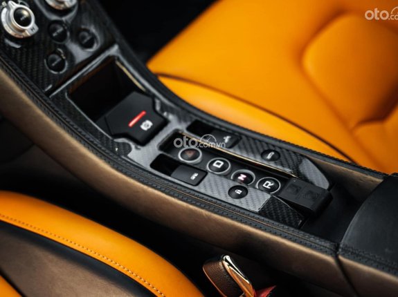 McLaren 650s Spider 2014 - Xe màu nâu, xe nhập