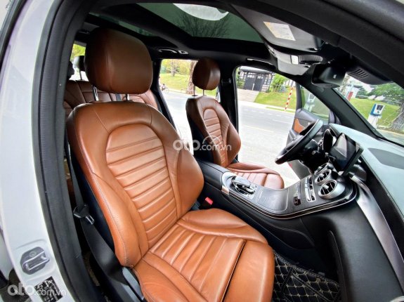 Mercedes-Benz GLC 300 4Matic 2016 - Xe màu trắng