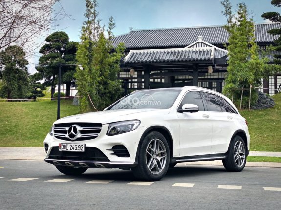 Mercedes-Benz GLC 300 4Matic 2016 - Xe màu trắng