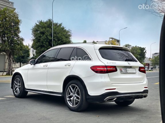 Mercedes-Benz GLC 300 4Matic 2016 - Xe màu trắng