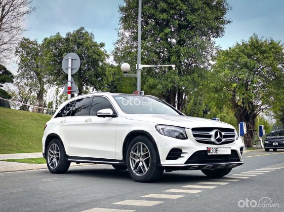 Mercedes-Benz GLC 300 4Matic 2016 - Xe màu trắng