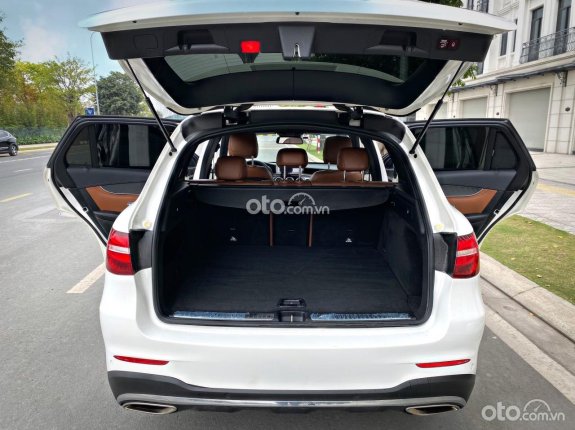 Mercedes-Benz GLC 300 4Matic 2016 - Xe màu trắng