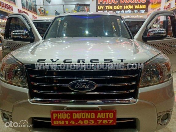 Xe màu bạc