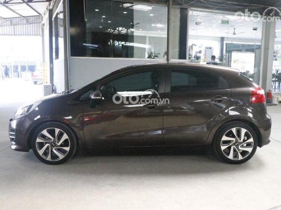 Kia Rio 1.4 AT Hatchback 2016 - Xe màu nâu, xe nhập