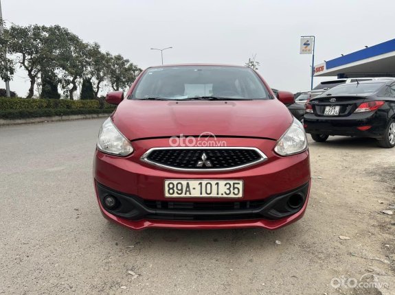 Màu đỏ, xe nhập số sàn