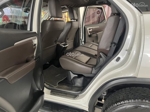 Toyota Fortuner 2.4G 4x2 AT  2020 - 1 chủ từ đầu xe đẹp suất sắc, máy dầu cực khỏe