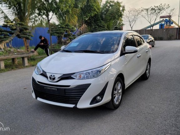 Màu trắng, đẹp hơn Ngọc Trinh, giá nhân dân
