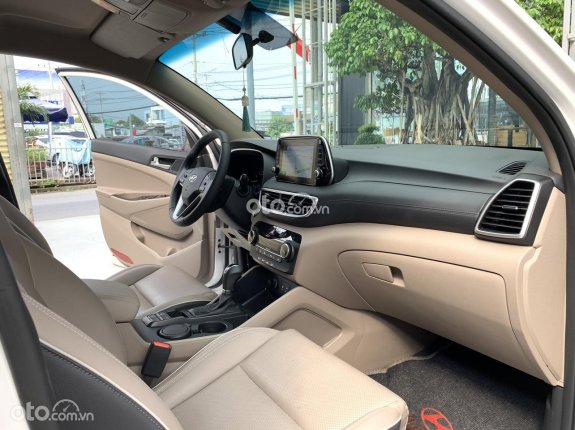 Hyundai Tucson 2.0 Tiêu chuẩn 2021 - Xe rất mới, odo chuẩn 22.000km, bao test hãng