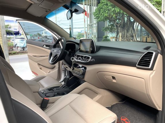 Hyundai Tucson 2.0 Tiêu chuẩn 2021 - Xe rất mới, odo chuẩn 22.000km, bao test hãng