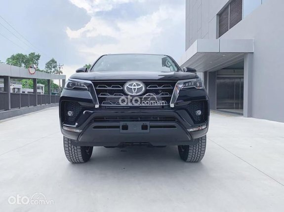 Giảm sâu tiền mặt lên đến 100tr, tặng phụ kiện full và bảo hiểm thân vỏ cho khách hàng liên hệ em Vũ sớm