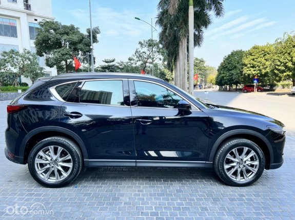 Mazda CX-5 2.0 Premium 2020 - Ngoại thất đen bóng sang trọng
