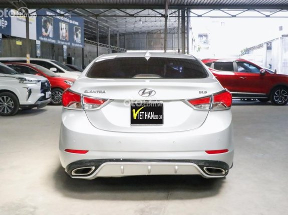 Hyundai Elantra 2015 - Màu bạc, nhập khẩu nguyên chiếc