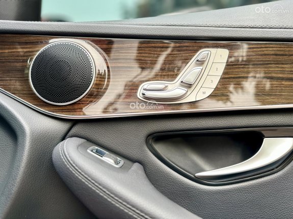 Mercedes-Benz GLC 200 2018 - 1 chủ từ mới siêu chất