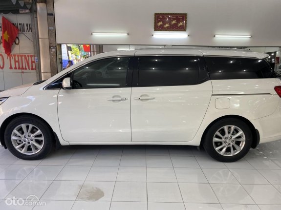 Kia Sedona 2.2 Platinum D 2019 - Máy dầu bản full