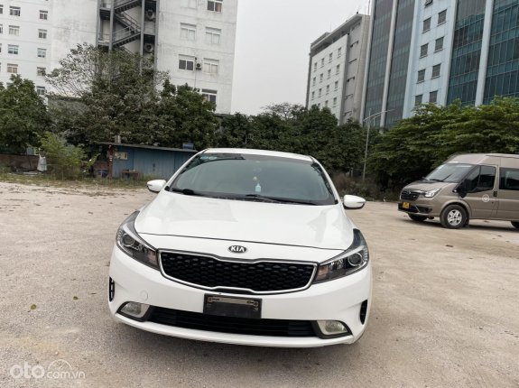 Kia Cerato 1.6 MT 2018 - Bảo hành một năm về phần động cơ