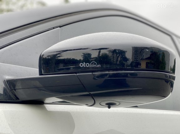 Land Rover Discovery Sport Phiên bản khác 2016 - Đăng ký lần đầu 2018, biển SG