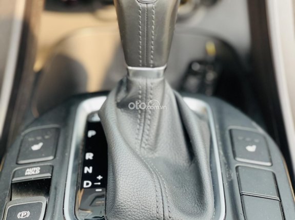 Hyundai Santa Fe 2.2L Dầu Cao cấp 2016 - Đăng ký lần đầu 2016, nhập khẩu, giá 780tr