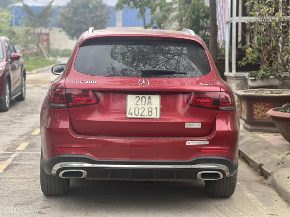 Mercedes-Benz GLC 300 4Matic 2020 - Cần bán xe chính chủ giá tốt 1 tỷ 780tr