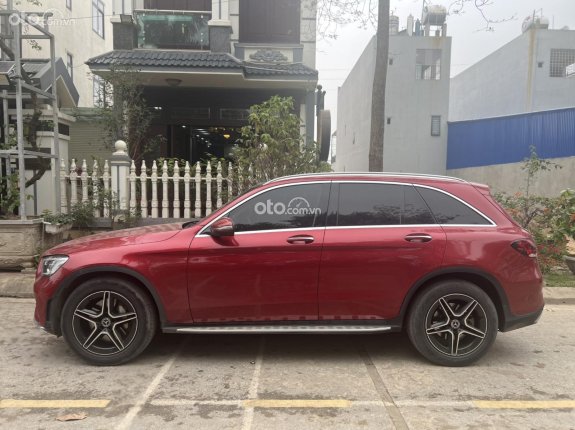Mercedes-Benz GLC 300 4Matic 2020 - Cần bán xe chính chủ giá tốt 1 tỷ 780tr