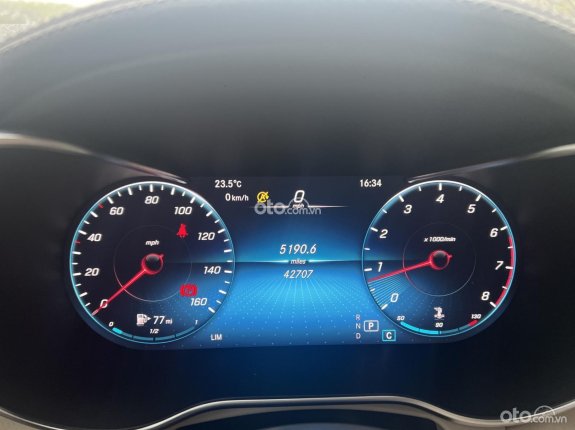 Mercedes-Benz GLC 300 4Matic 2020 - Cần bán xe chính chủ giá tốt 1 tỷ 780tr