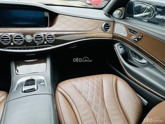 Mercedes-Benz S500 2015 - Biển thành phố