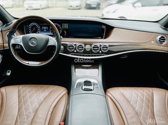 Mercedes-Benz S500 2015 - Biển thành phố