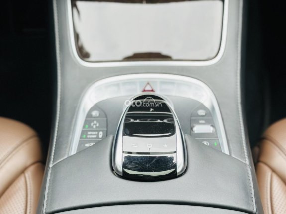 Mercedes-Benz S500 2015 - Biển thành phố