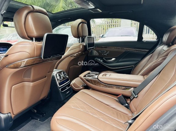Mercedes-Benz S500 2015 - Biển thành phố
