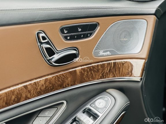 Mercedes-Benz S500 2015 - Biển thành phố