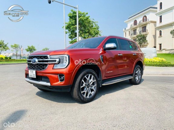 Ford Everest Titanium 2.0 AT 4x2 2022 - Biển thành phố, xe mới màu cực đẹp, nhập Thái, odo chỉ mới 16.000km