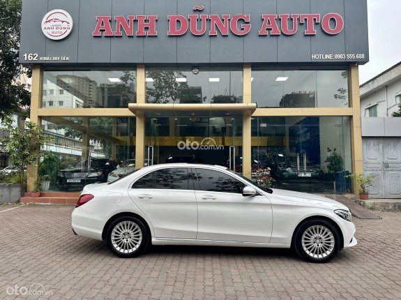 Mercedes-Benz C250 Exclusive 2016 - Model 2016, màu trắng, giá tốt