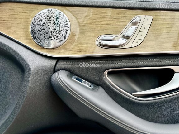 Mercedes-Benz C250 Exclusive 2016 - Model 2016, màu trắng, giá tốt