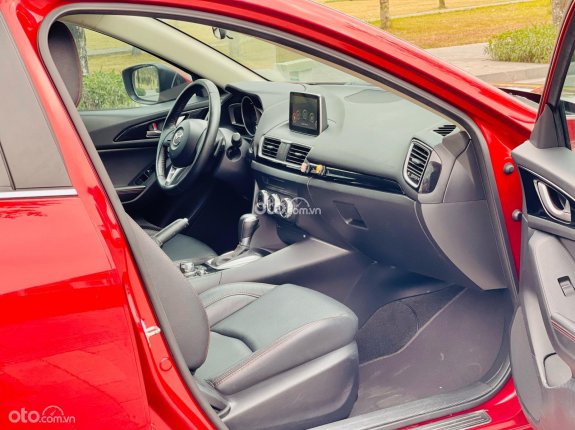 Mazda 3 1.5 Hatchback 2016 - Màu đỏ cực đẹp