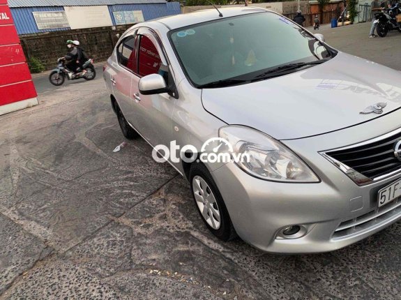 nissan sunni số sàn 2015
