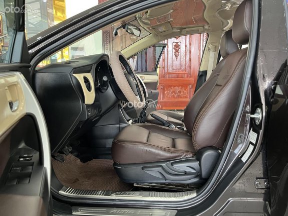 Toyota Corolla Altis 1.8E MT 2019 - Số sàn bản đẹp, xe không lỗi nhỏ, keo chỉ zin, không 1 giọt sơn ngoài