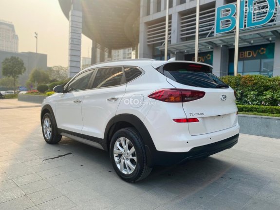 Hyundai Tucson 2.0 Tiêu chuẩn 2020 - Đăng ký lần đầu 2020 còn mới, giá chỉ 738tr