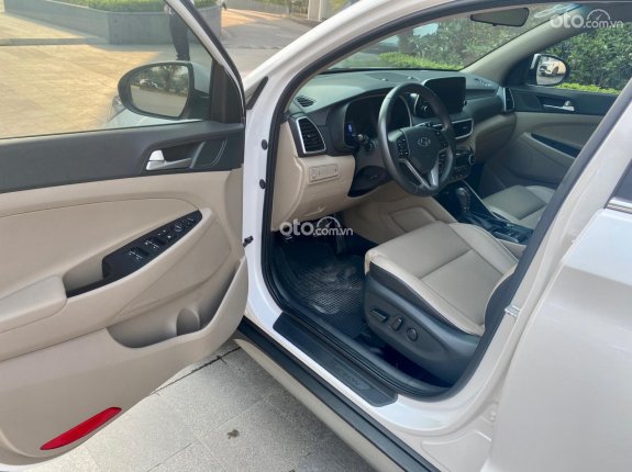 Hyundai Tucson 2.0 Tiêu chuẩn 2020 - Đăng ký lần đầu 2020 còn mới, giá chỉ 738tr