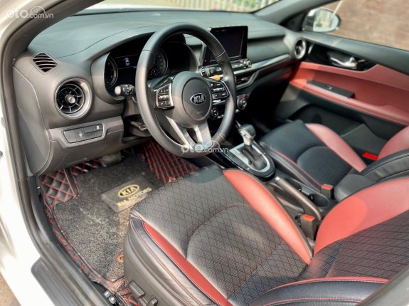 Kia Cerato 2.0 AT Premium 2019 - Xe nhập giá tốt 585tr
