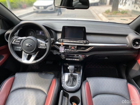 Kia Cerato 2.0 AT Premium 2019 - Xe nhập giá tốt 585tr