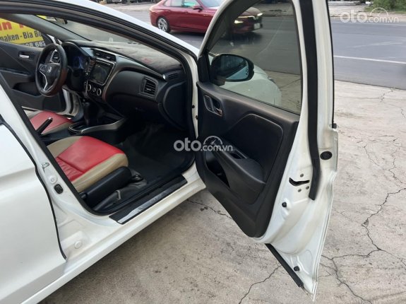 Honda City 1.5 CVT 2016 - Cần bán xe gia đình giá tốt 415tr