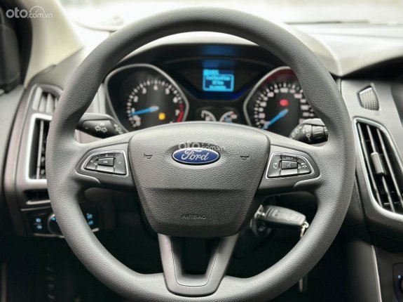 Ford Focus 2019 - Bán xe đăng ký lần đầu 2019, xe gia đình, giá chỉ 425tr