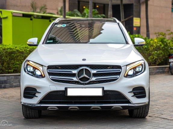 Mercedes-Benz GLC 300 4MATIC 2017 - Xe màu trắng