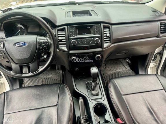 Ford Ranger XLS 2.2 4x2 AT 2018 - Cần bán gấp, xe form 2019, xe gia đình, giá tốt 550tr