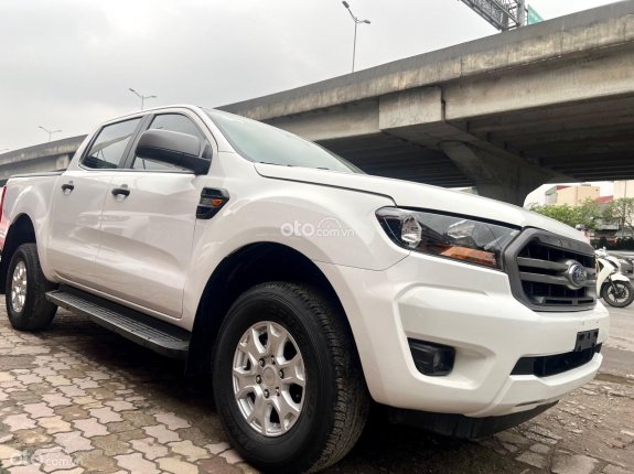 Ford Ranger XLS 2.2 4x2 AT 2018 - Cần bán gấp, xe form 2019, xe gia đình, giá tốt 550tr