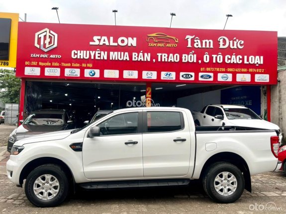 Ford Ranger XLS 2.2 4x2 AT 2018 - Cần bán gấp, xe form 2019, xe gia đình, giá tốt 550tr